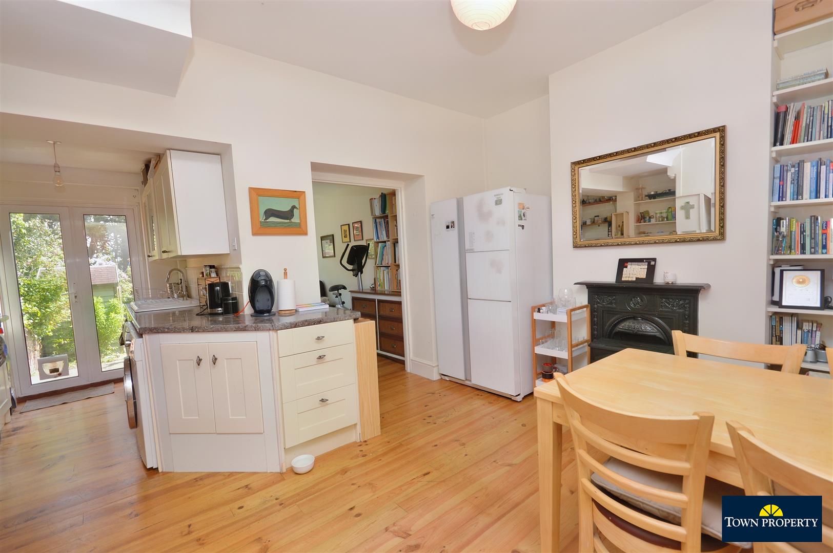 Property Details for Hurst Road Eastbourne East Sussex BN21 2PW Town Property Estate Agents